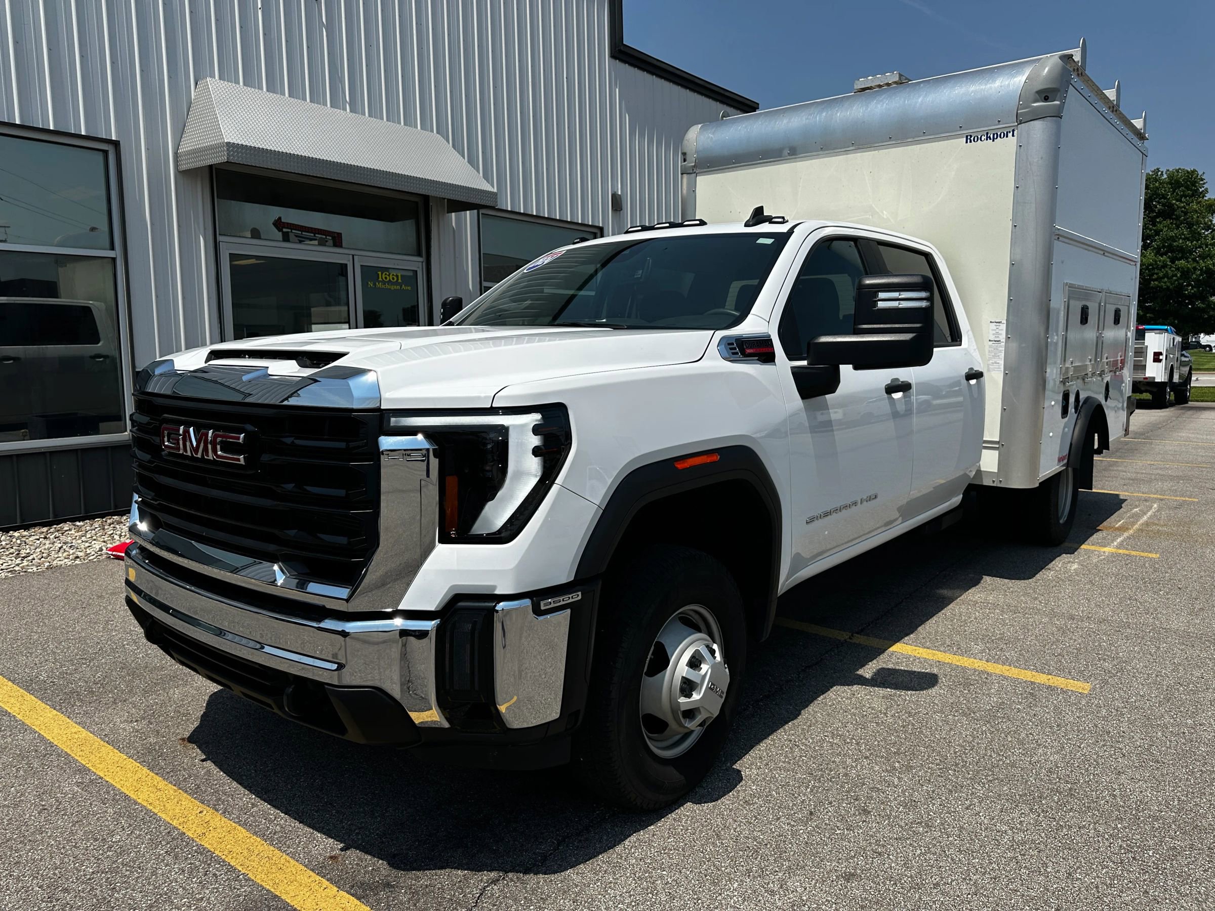 Used 2024 GMC Sierra 3500 Pro w/ Convenience Package image 18