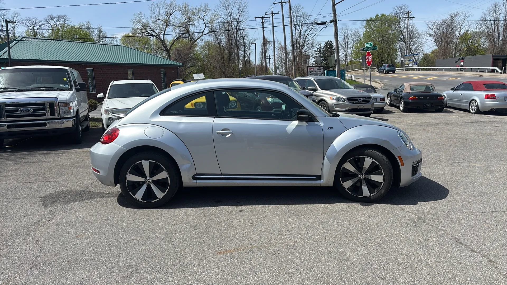 Used 2014 Volkswagen Beetle R-Line image 34
