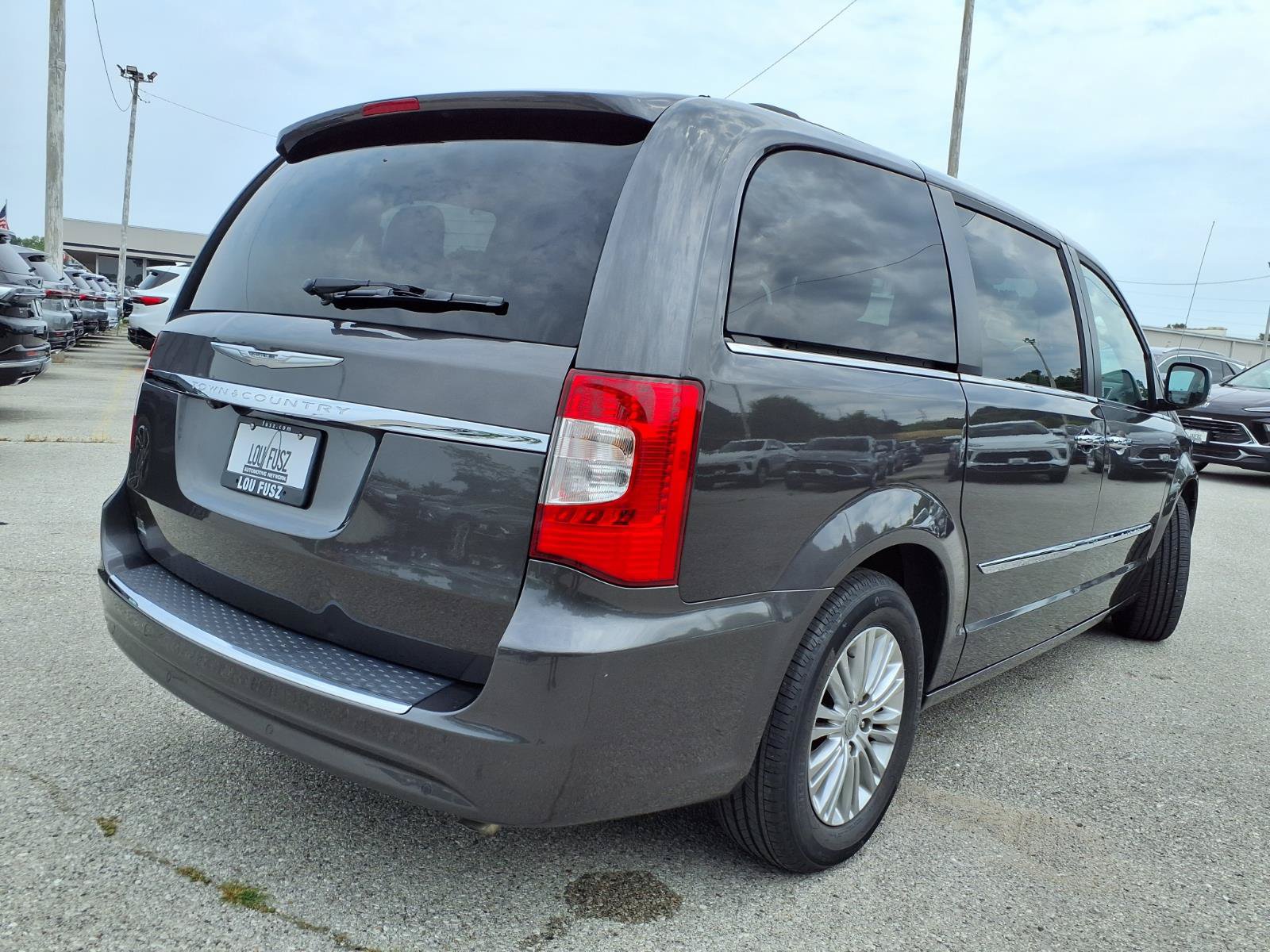 Used 2015 Chrysler Town & Country Touring-L w/ Driver Convenience Group FWD image 30