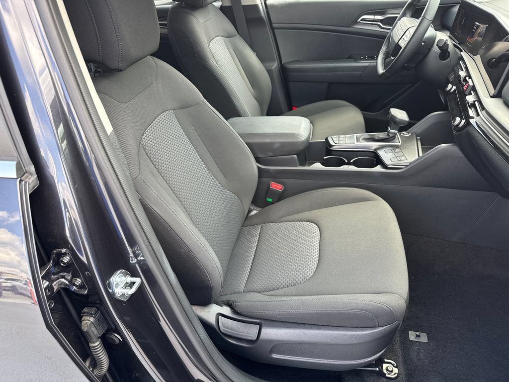 Used 2026 Kia Sportage LX w/ LX Convenience Package FWD image 13