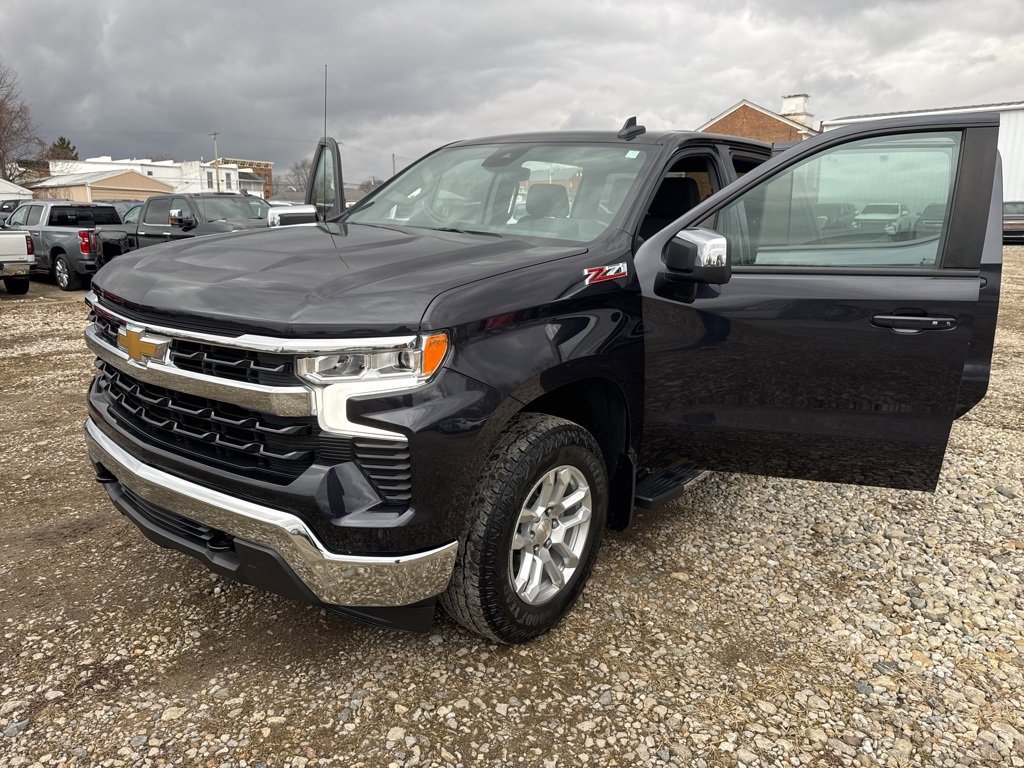 Used 2023 Chevrolet Silverado 1500 LT image 30