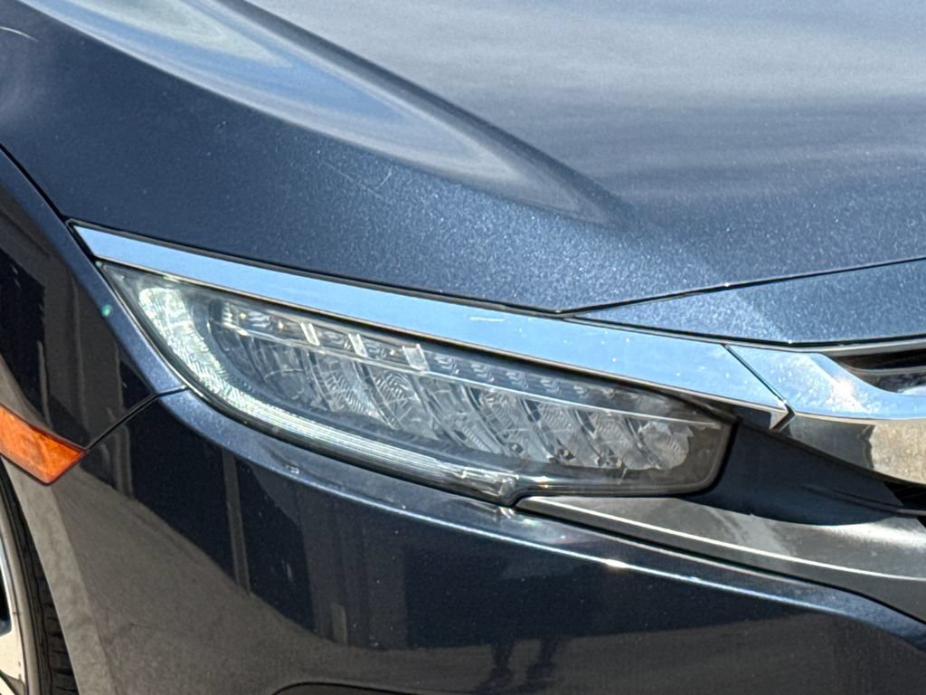 Used 2016 Honda Civic Touring image 4