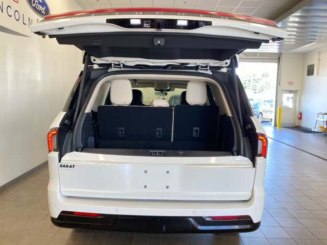 New 2027 Lincoln Navigator Premiere AWD/4WD image 7