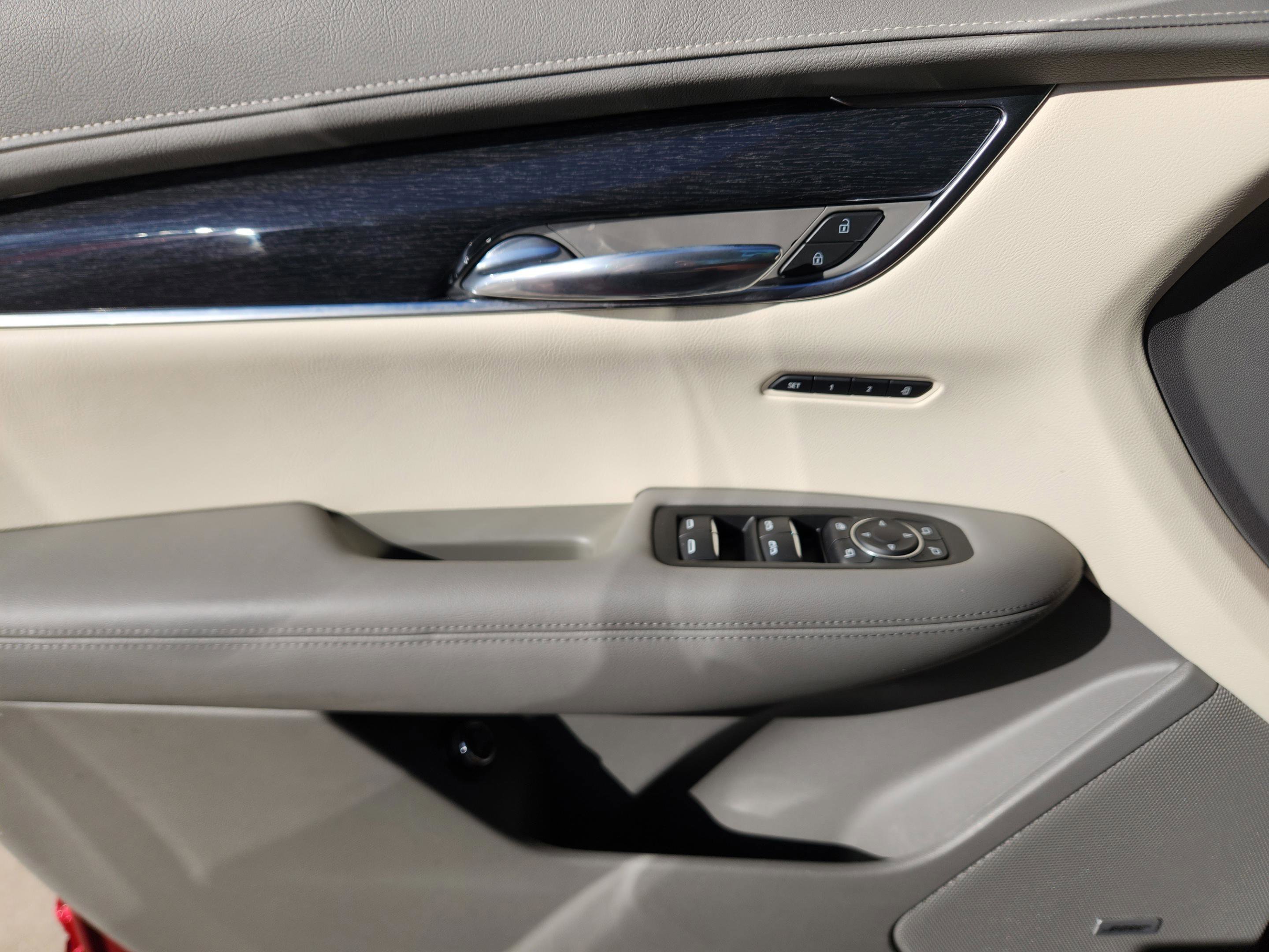 Used 2022 Cadillac XT6 Premium Luxury w/ Technology Package image 28