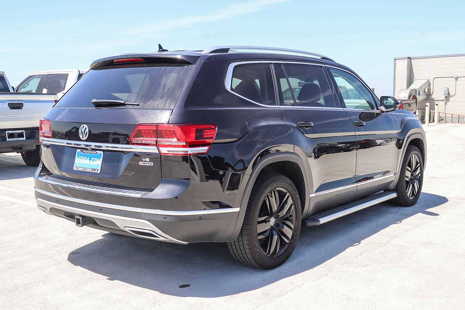 Used 2018 Volkswagen Atlas SEL Premium image 4