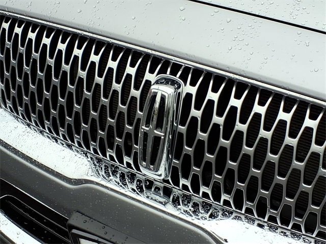 Used 2021 Lincoln Nautilus Reserve image 24