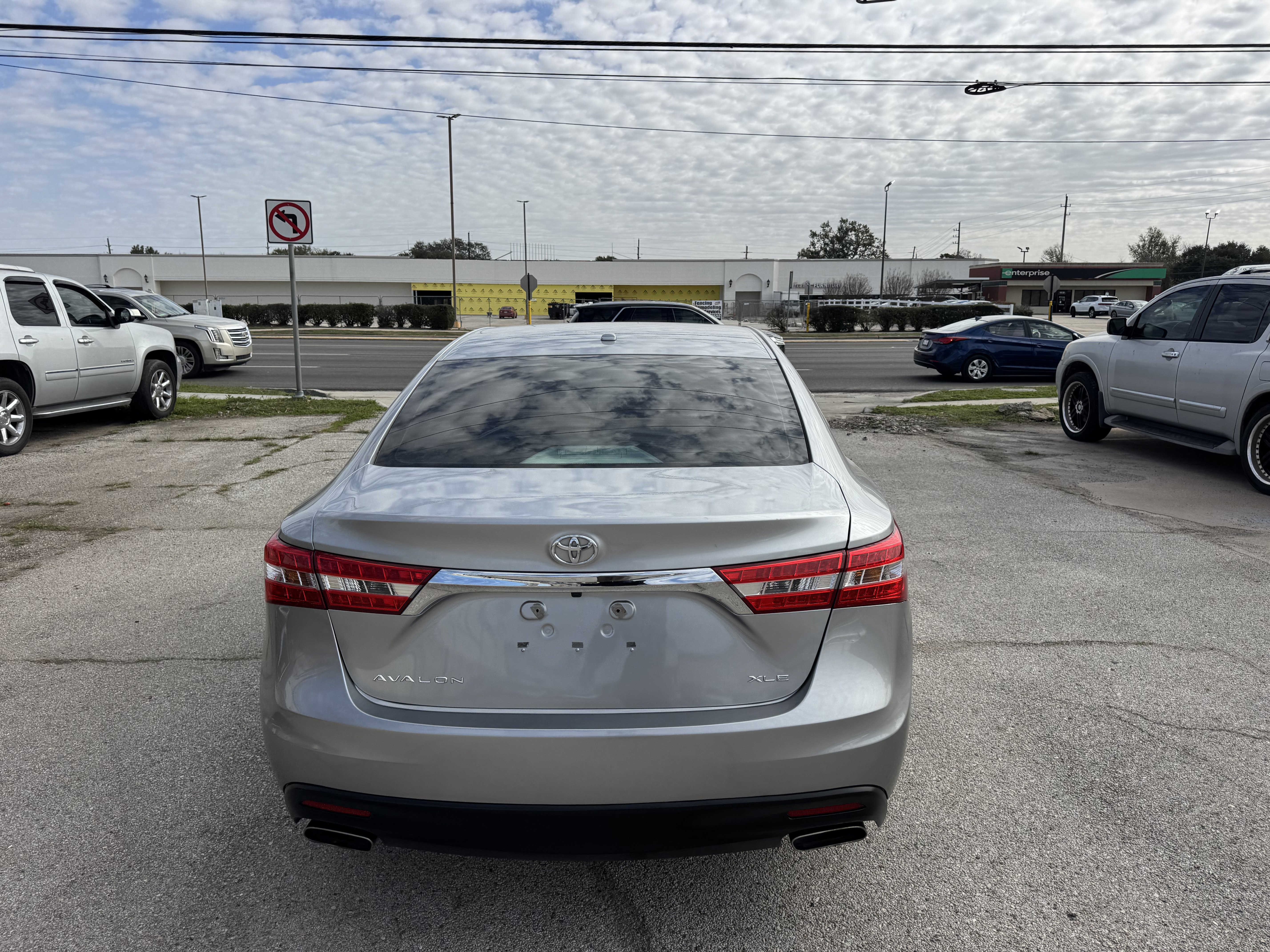 Used 2015 Toyota Avalon XLE FWD image 9