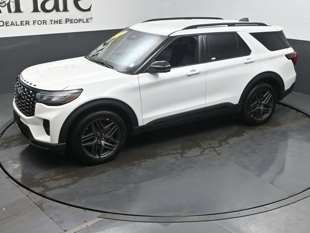 Used 2025 Ford Explorer ST-Line w/ ST-Line Street Pack AWD/4WD image 46
