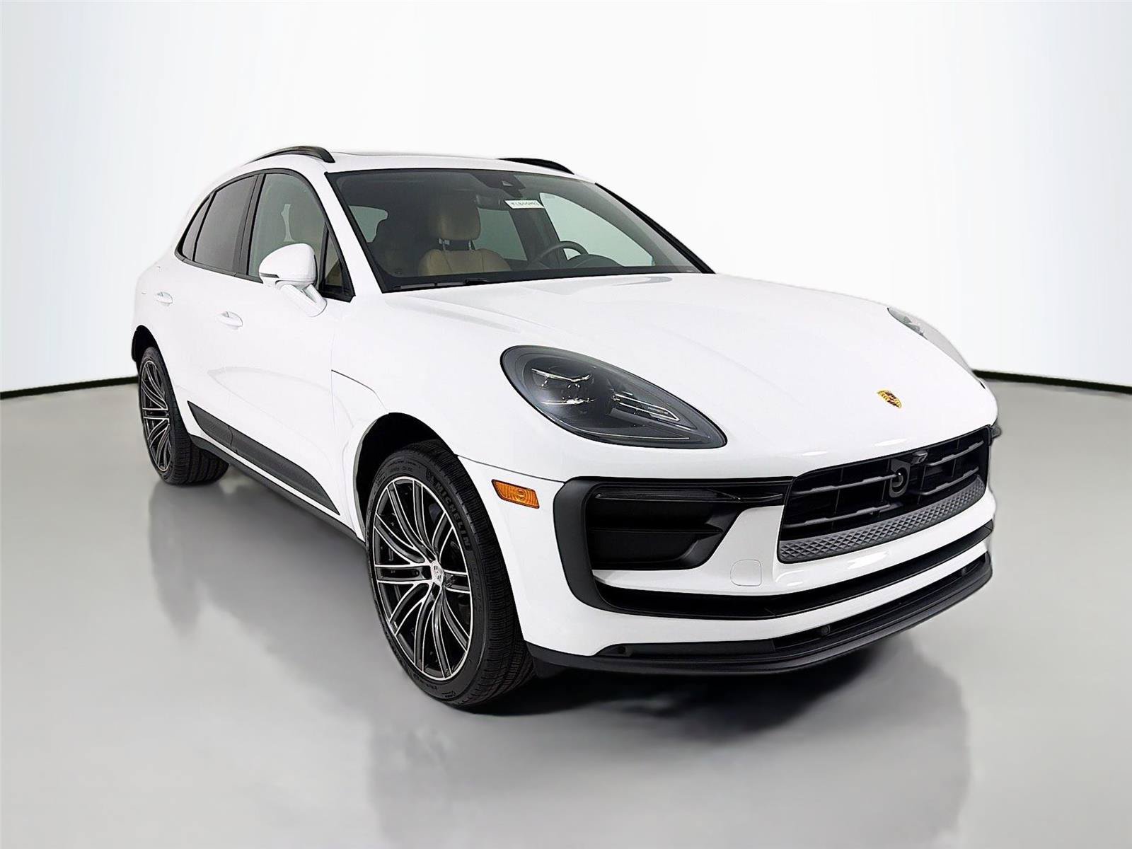 Certified 2026 Porsche Macan Turbo AWD/4WD image 31
