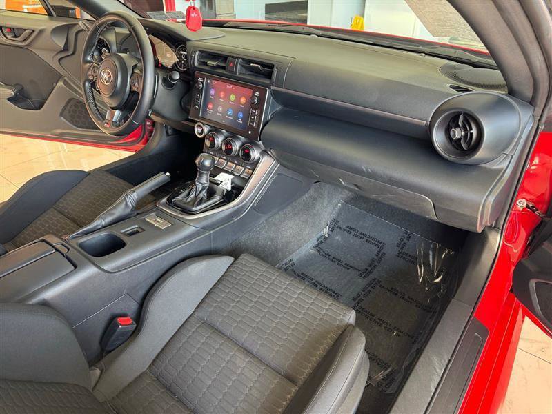 Used 2022 Toyota GR86 w/ ALL Weather Mat Package (TMS) RWD image 11