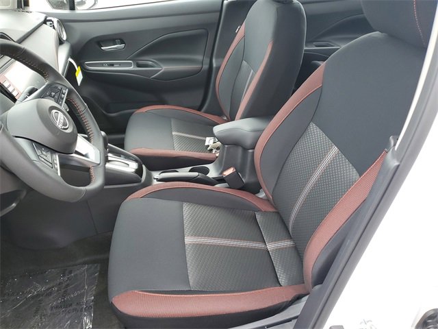 New 2025 Nissan Versa SR w/ Trunk Package image 15