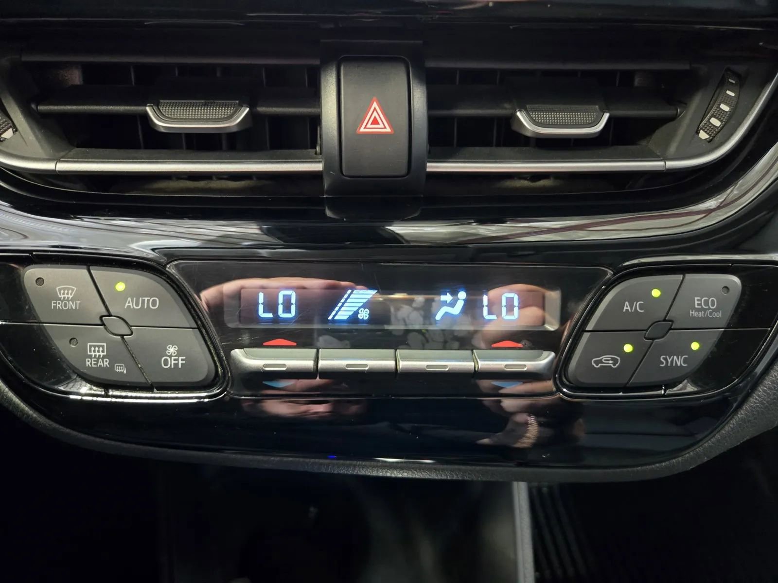 Used 2021 Toyota C-HR LE FWD image 17