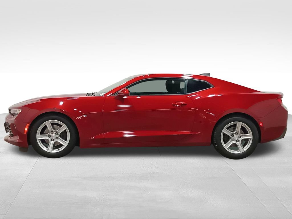 Used 2017 Chevrolet Camaro LT RWD image 8