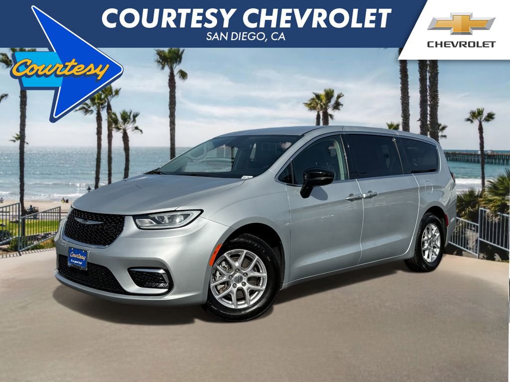 Used 2024 Chrysler Pacifica Touring-L FWD image 1