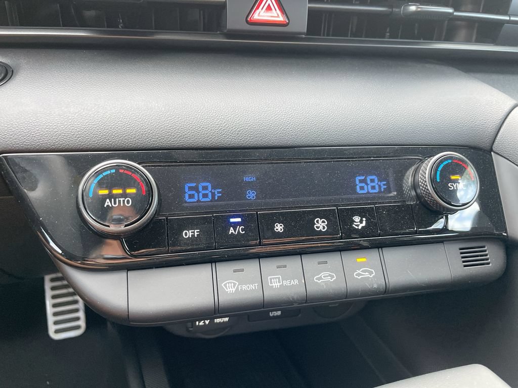Used 2025 Hyundai Elantra Sport FWD image 45