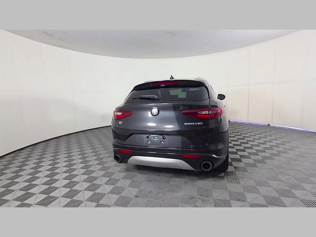 Used 2020 Alfa Romeo Stelvio Ti w/ Active Blind Spot Package AWD/4WD image 40