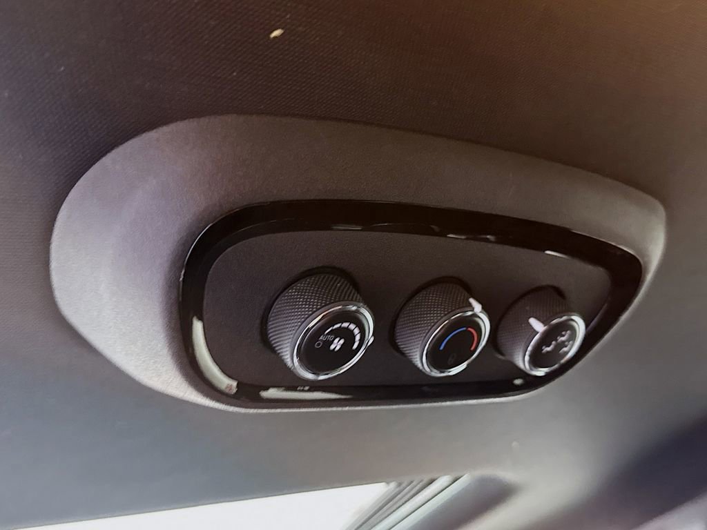 Used 2022 Dodge Durango GT image 28