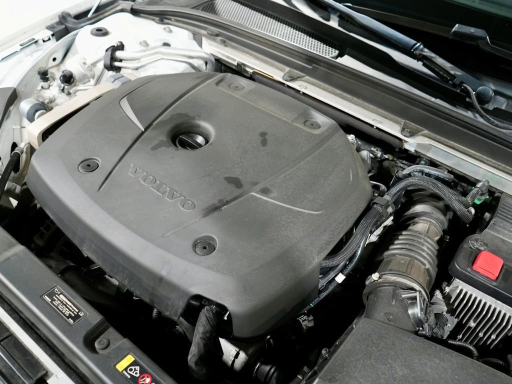 Used 2019 Volvo S60 T6 R-Design image 13