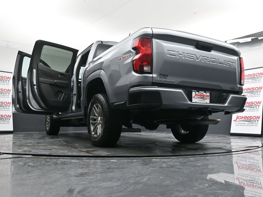Used 2023 Chevrolet Colorado LT w/ LT Convenience Package II AWD/4WD image 44
