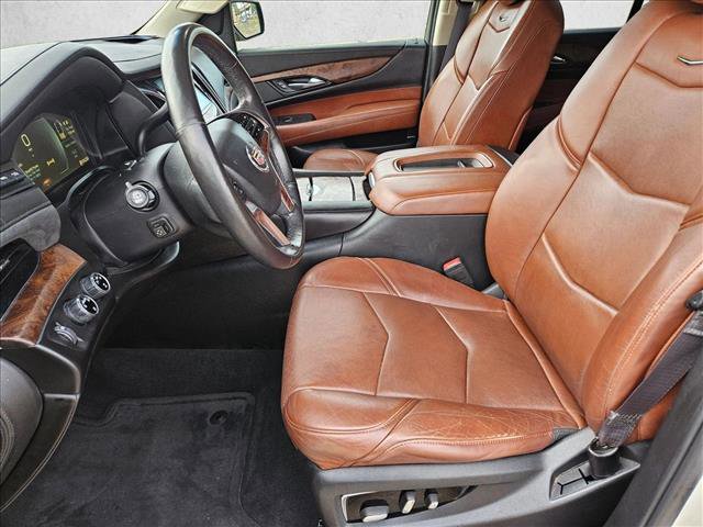 Used 2015 Cadillac Escalade Premium image 15