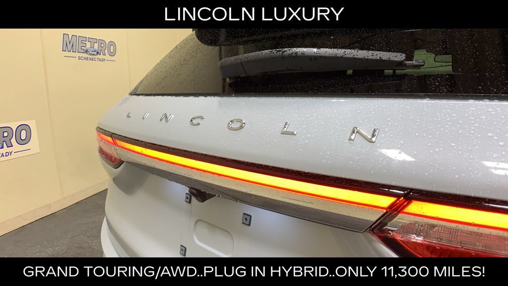 Used 2025 Lincoln Corsair Grand Touring w/ Towing Package AWD/4WD image 17