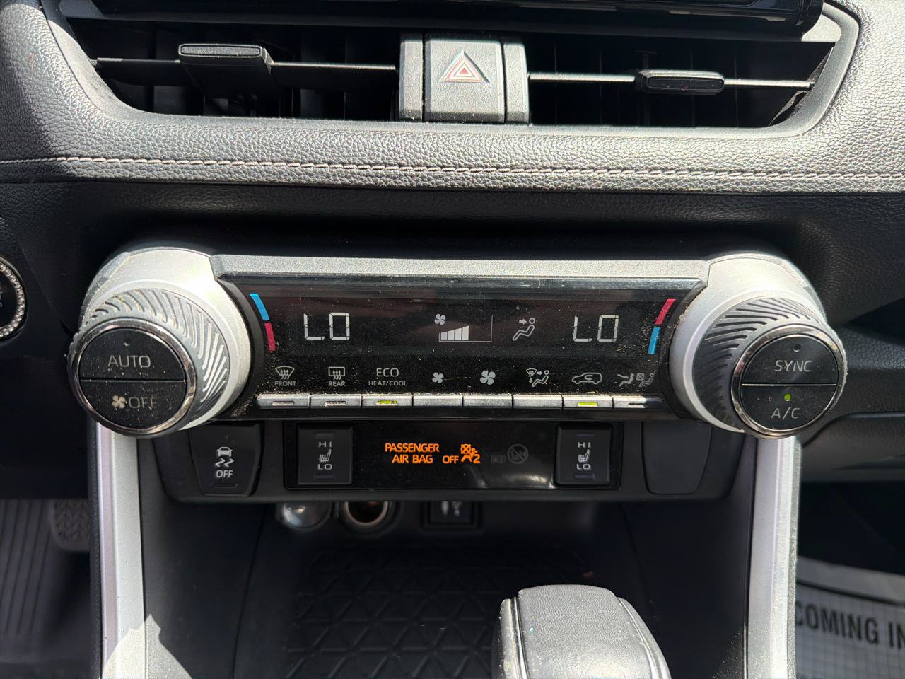 Used 2019 Toyota RAV4 XLE w/ Convenience Package AWD/4WD image 28