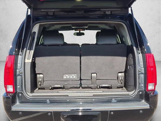 Used 2014 Cadillac Escalade Luxury RWD image 6