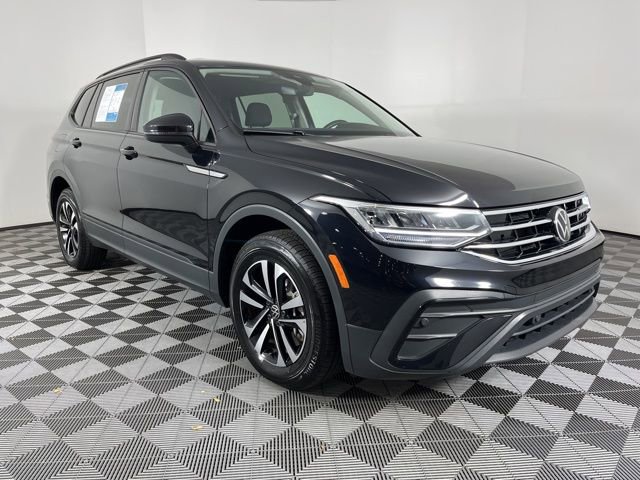 Used 2024 Volkswagen Tiguan S image 2