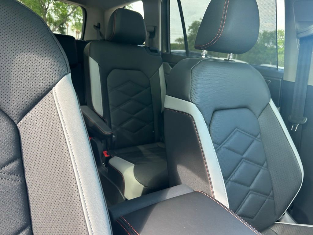Used 2026 Volkswagen Atlas Peak Edition AWD/4WD image 39