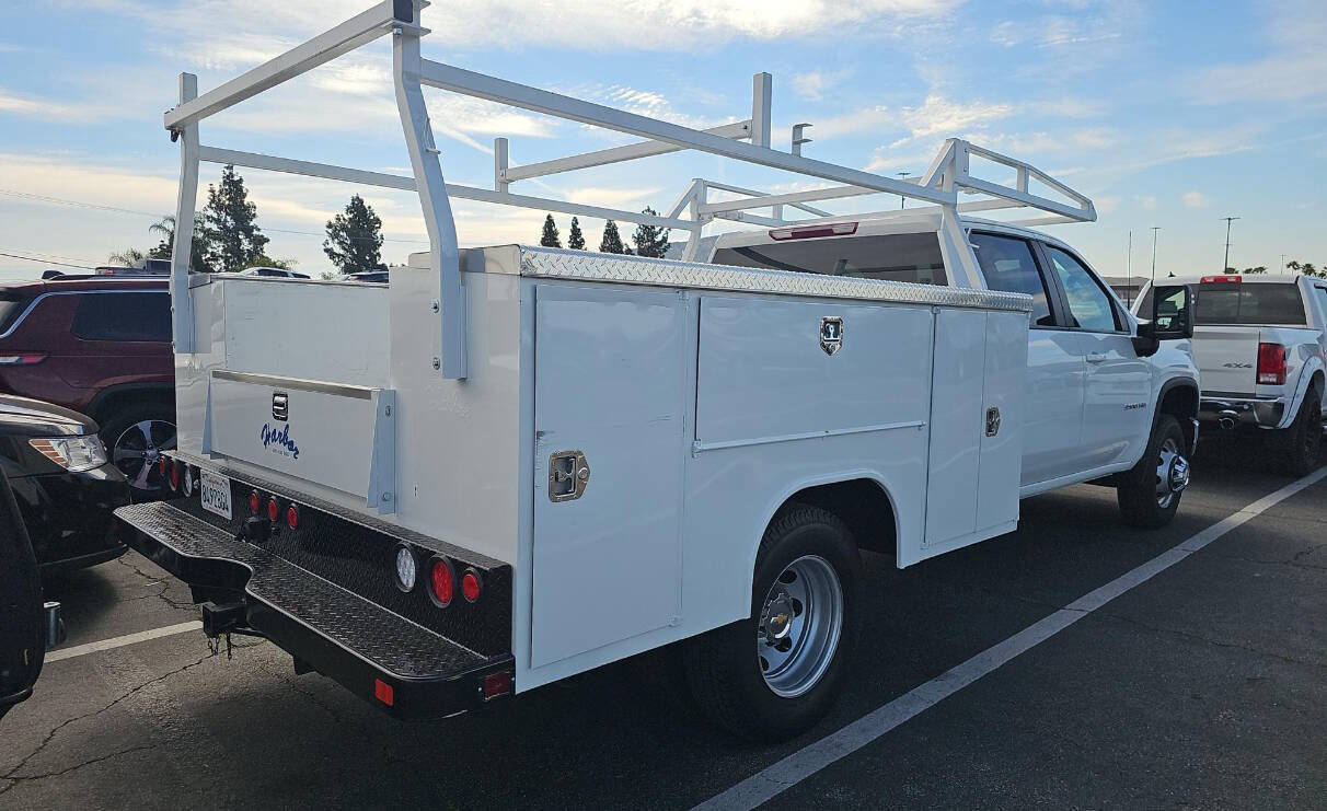 Used 2025 Chevrolet Silverado 3500 LT w/ Convenience Package image 3