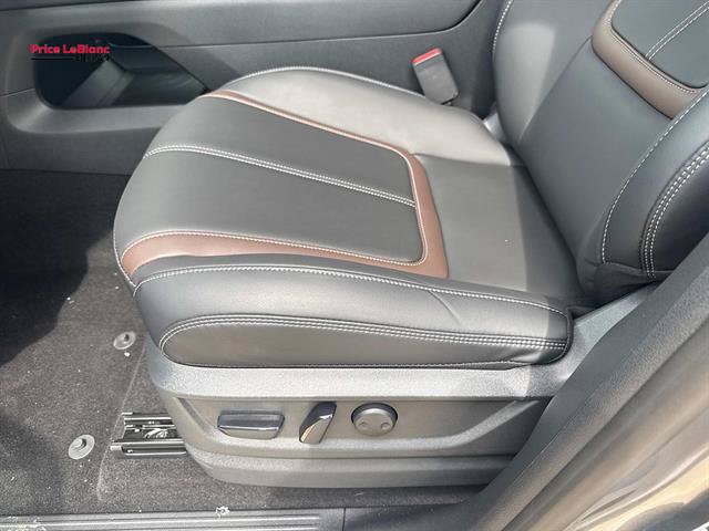 New 2026 Nissan Armada SL w/ Captain's Chari Seat Package AWD/4WD image 10
