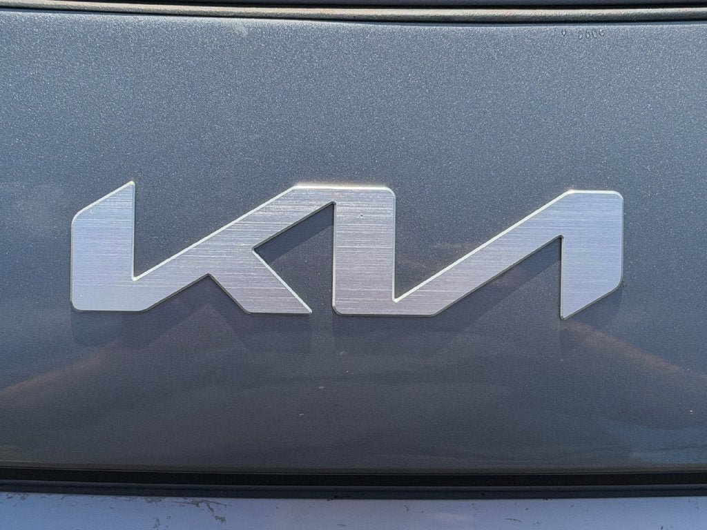 Used 2025 Kia Niro LX FWD image 34