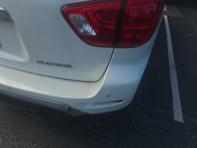 Used 2017 Nissan Pathfinder Platinum w/ Family Entertainment Package FWD image 6