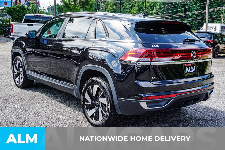 Used 2025 Volkswagen Atlas Cross Sport SE FWD image 4