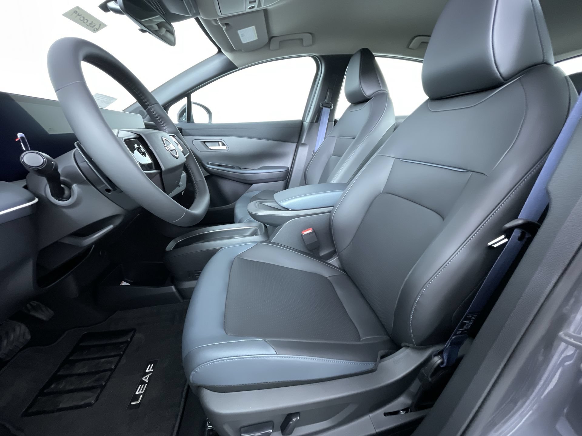 New 2026 Nissan Leaf SV+ w/ Floor Mat Package (SV+) FWD image 15