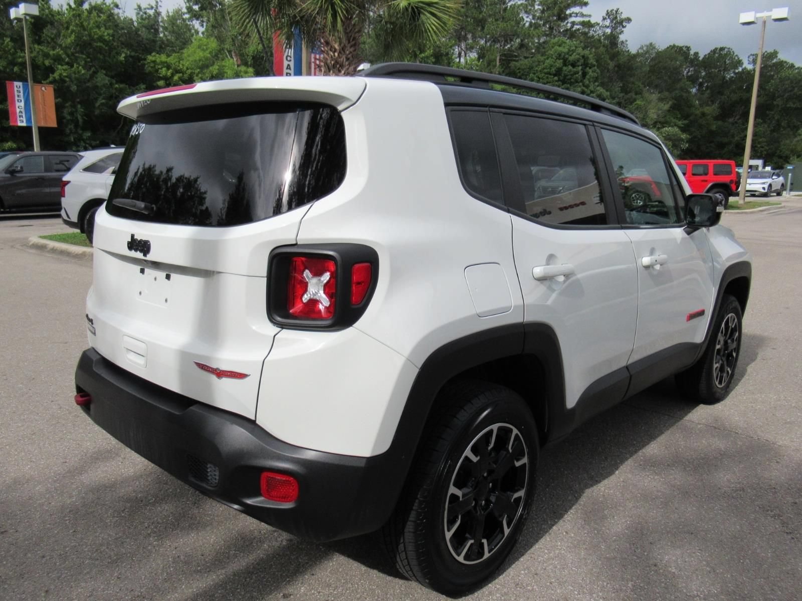 Certified 2023 Jeep Renegade Trailhawk AWD/4WD image 7