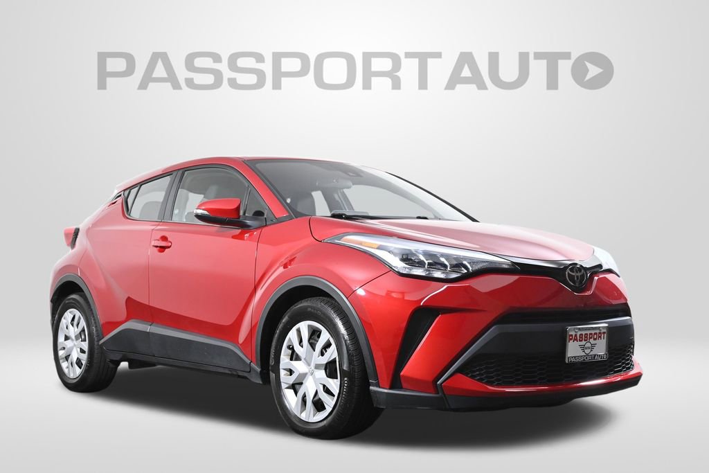 Used 2020 Toyota C-HR LE video 3