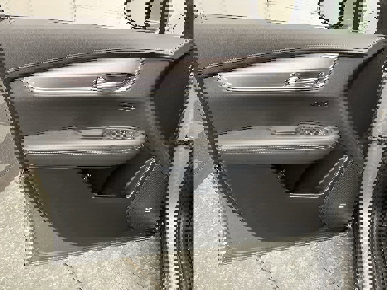 New 2025 Cadillac XT6 Luxury w/ LPO, Floor Liner Package image 7