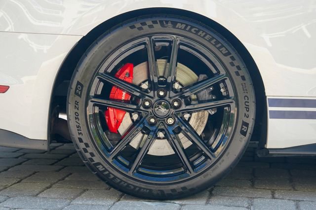 Used 2020 Ford Mustang Shelby GT500 w/ Technology Package RWD image 32