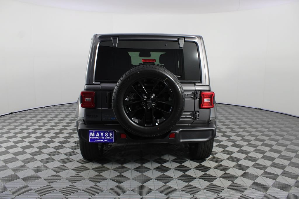 Used 2025 Jeep Wrangler Unlimited Sahara AWD/4WD image 22