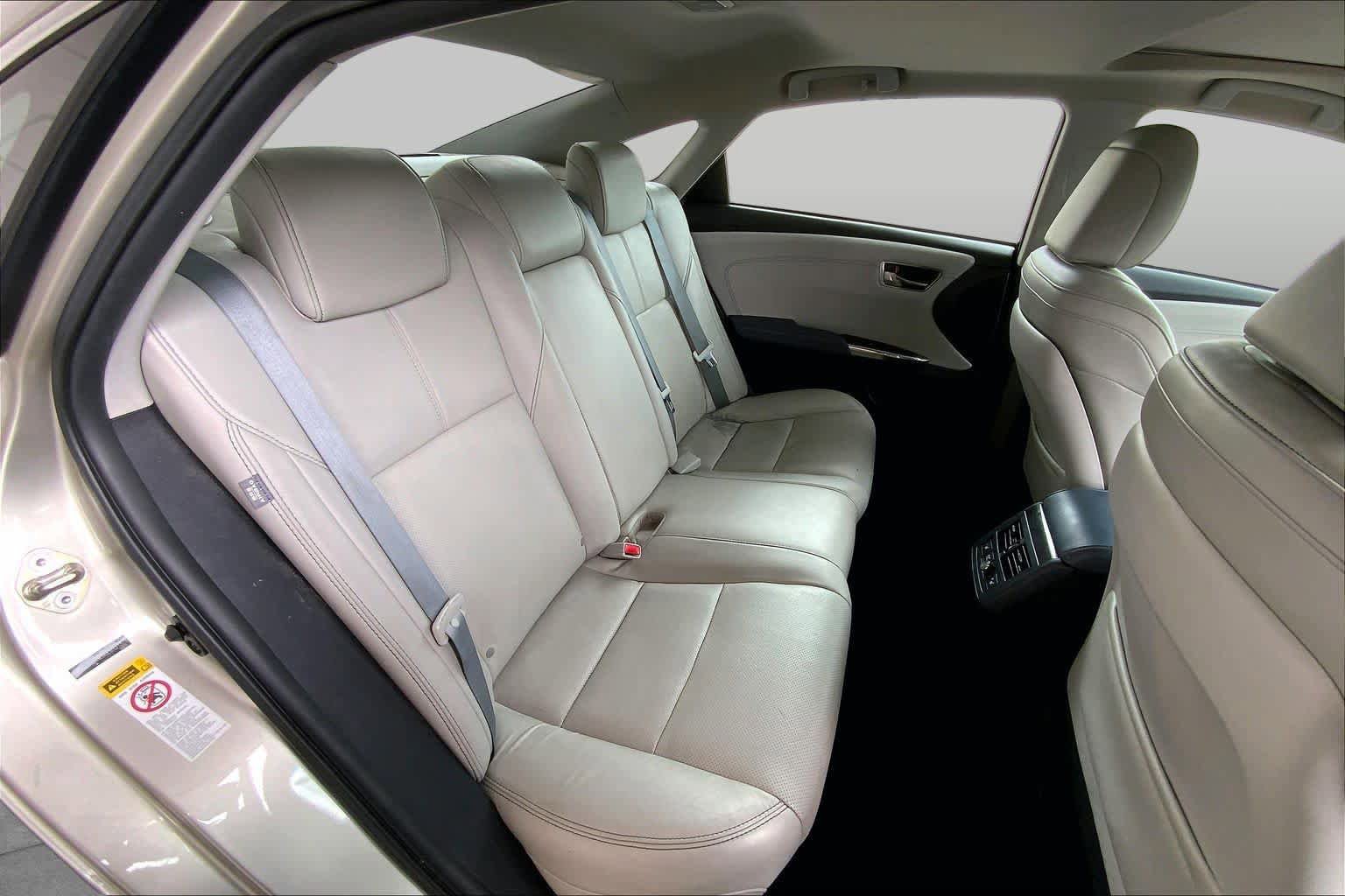 Used 2014 Toyota Avalon Limited w/ Technology Package FWD image 20