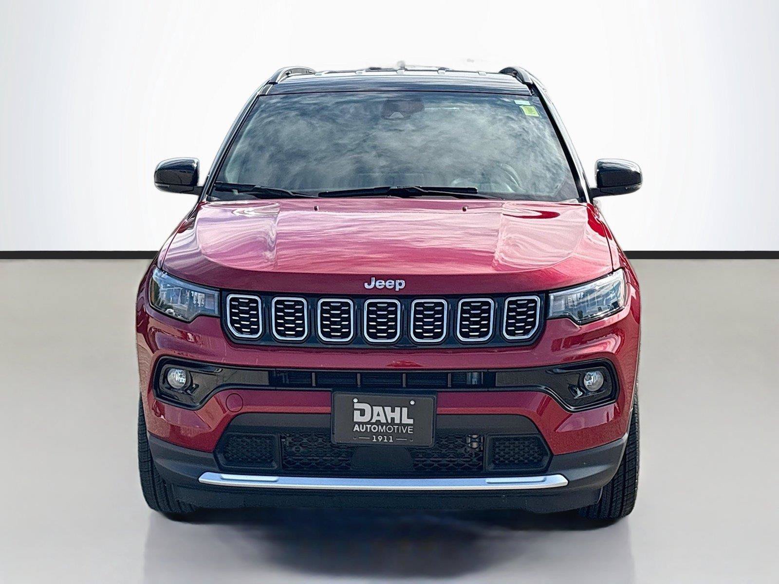 Certified 2025 Jeep Compass Limited AWD/4WD image 3