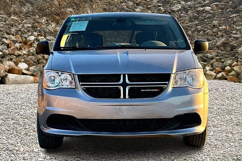 Used 2019 Dodge Grand Caravan SE image 3