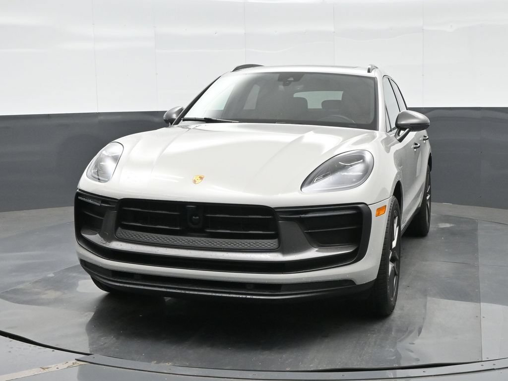 Certified 2023 Porsche Macan Turbo AWD/4WD image 8