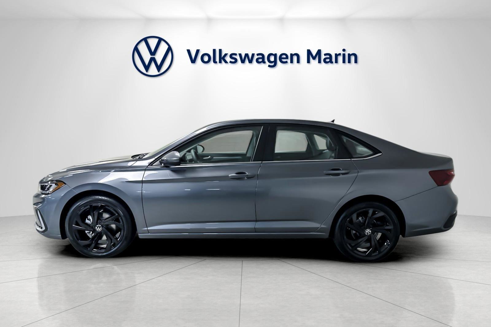 New 2026 Volkswagen Jetta SE image 2