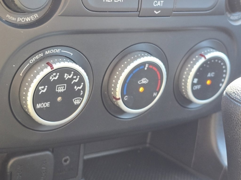 Used 2015 MAZDA MX-5 Miata Sport image 30