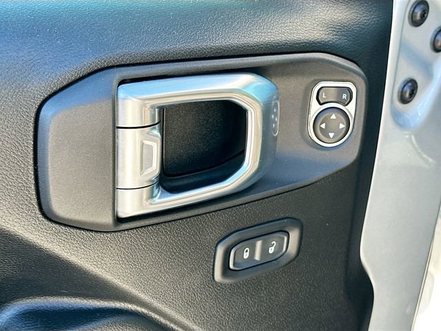 Used 2023 Jeep Gladiator Sport image 17