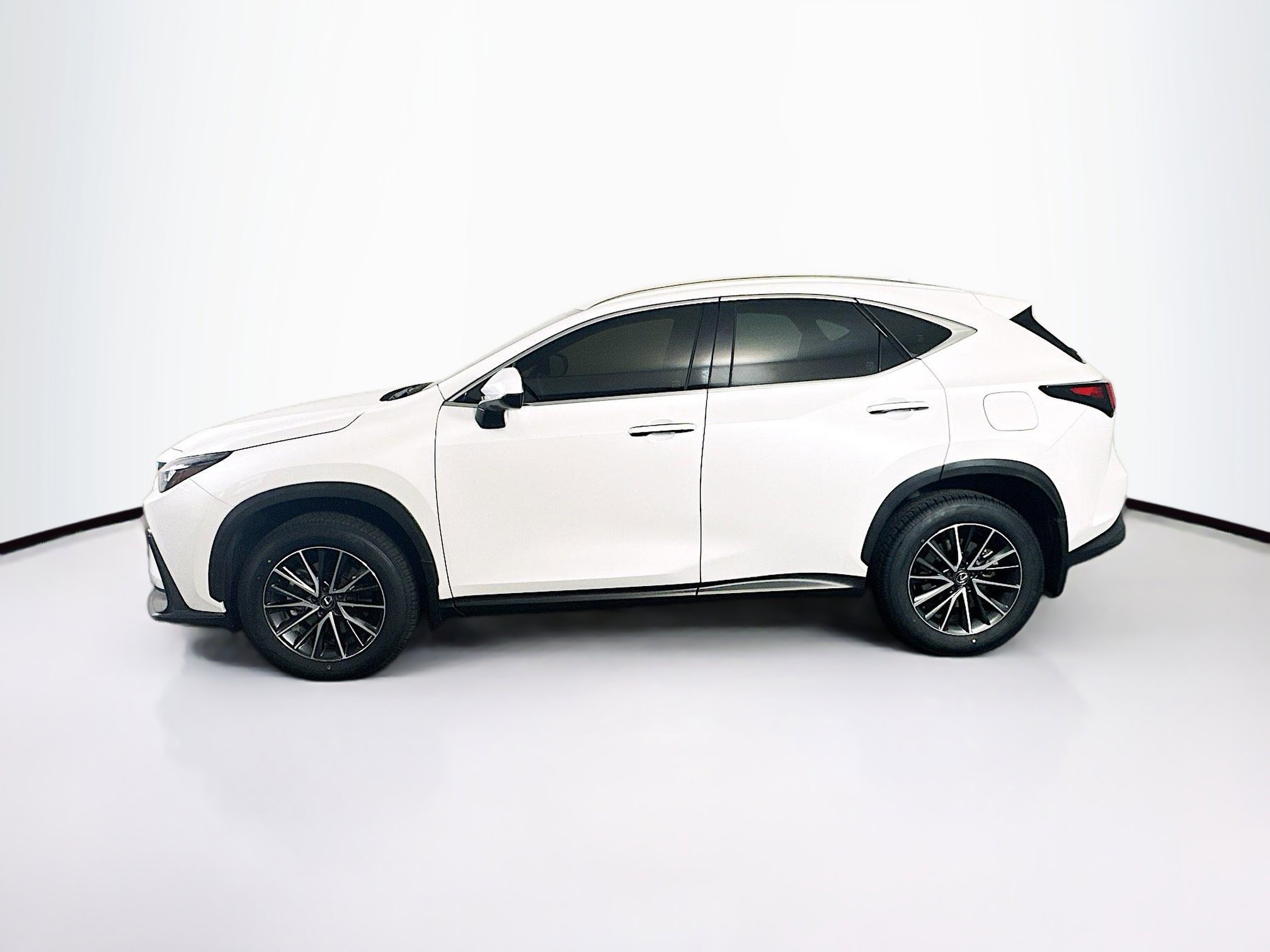 Used 2025 Lexus NX 250 FWD w/ Premium Package image 4