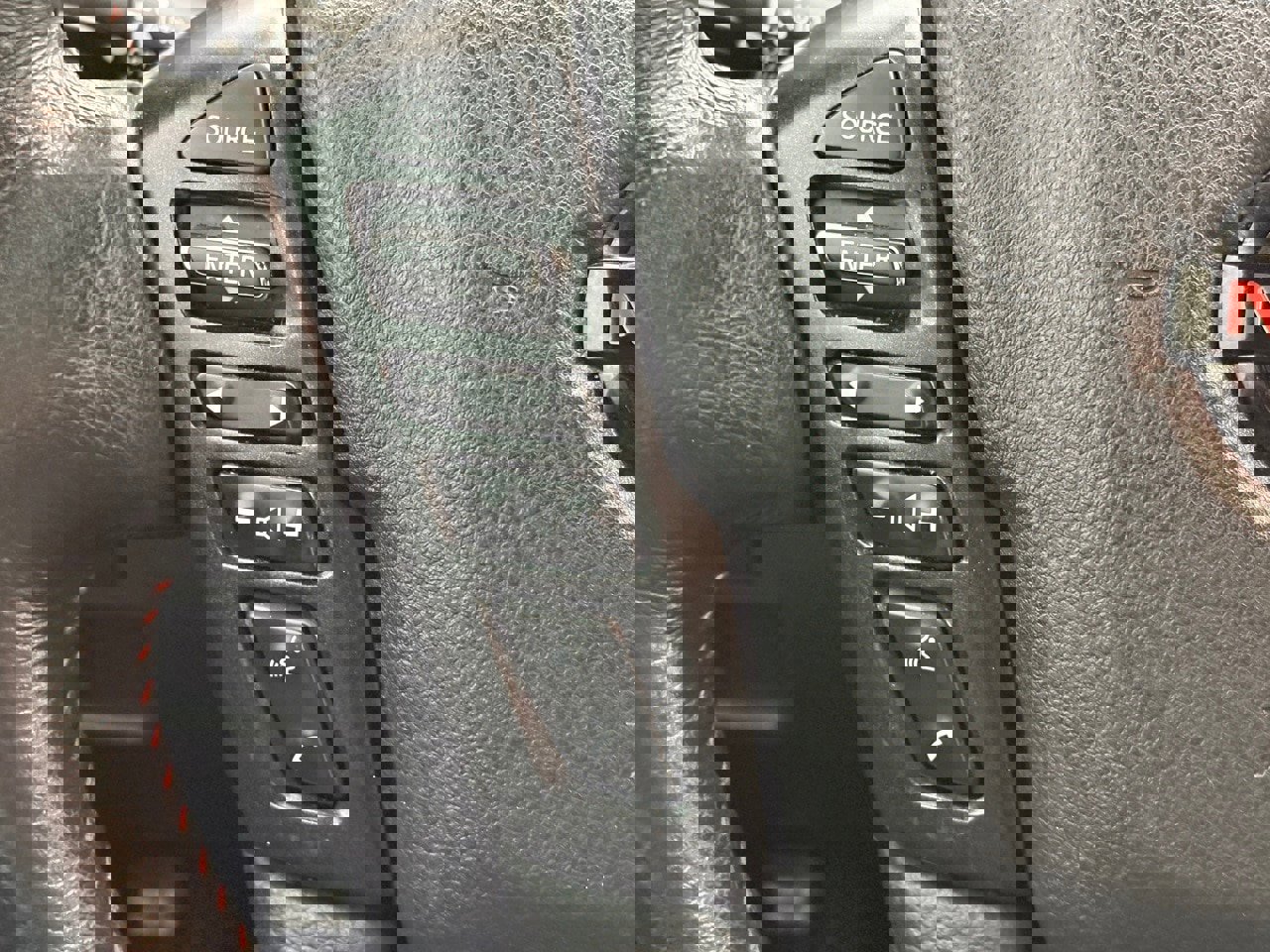 Used 2021 Nissan Titan PRO-4X w/ Pro-4x Convenience Package image 20