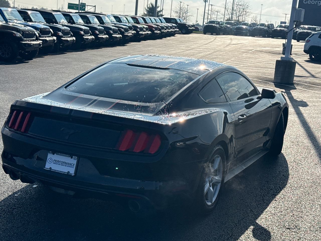 Used 2016 Ford Mustang Coupe image 3